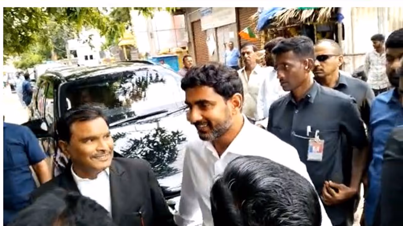 అరెస్ట్ పై జోరుగా ప్రచారం... దేశ రాజధానిలోనే లోకేష్... పాదయాత్రపై కీలక నిర్ణయం