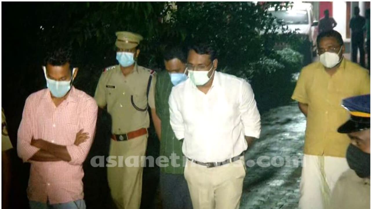 ഡിവൈഎസ്പി ബെന്നിയുടെ ആവശ്യം ഡിജിപി തള്ളി, മുട്ടിൽ മരംമുറി അന്വേഷണ ചുമതലയിൽ തുടരും ഡിവൈഎസ്പി ബെന്നിയുടെ ആവശ്യം ഡിജിപി തള്ളി, മുട്ടിൽ മരംമുറി അന്വേഷണ ചുമതലയിൽ തുടരും