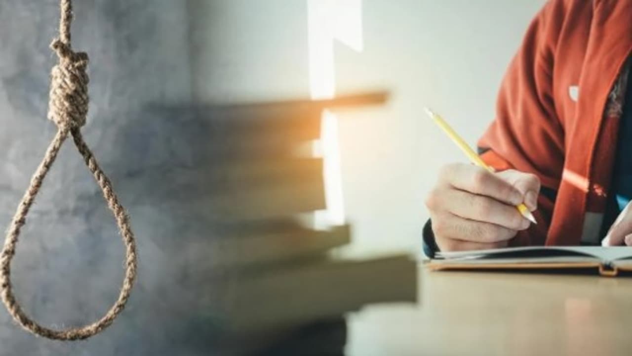 காவு வாங்கும் நுழைவு தேர்வுகள்.. கோட்டாவில் 16 வயது மாணவி தற்கொலை.. எண்ணிக்கை 25ஆக உயர்வு..! காவு வாங்கும் நுழைவு தேர்வுகள்.. கோட்டாவில் 16 வயது மாணவி தற்கொலை.. எண்ணிக்கை 25ஆக உயர்வு..!