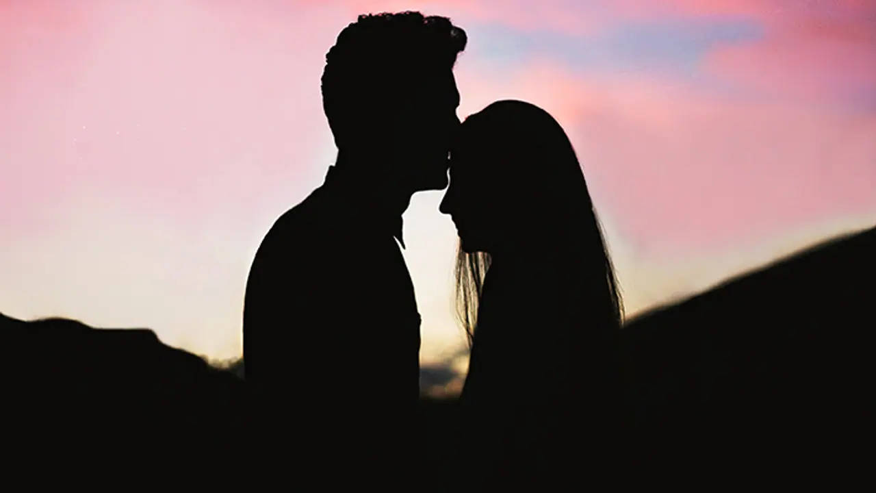 ಕನಸಿನಲ್ಲಿ ಲವರ್ ನೋಡುವುದು ಶುಭವೇ..? ಅಥವಾ ಅಶುಭವೇ..? ಕನಸಿನಲ್ಲಿ ಲವರ್ ನೋಡುವುದು ಶುಭವೇ..? ಅಥವಾ ಅಶುಭವೇ..?