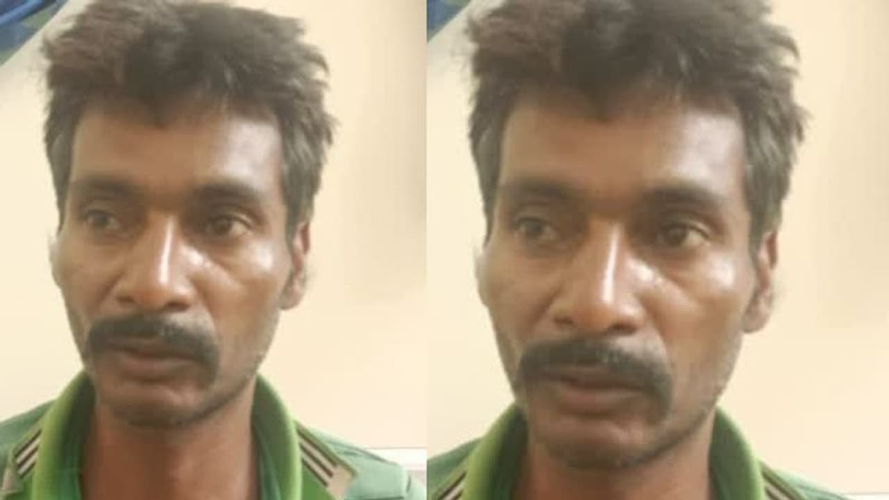 கழுத்தை கயிற்றால் கட்டி ரயிலில் அழைத்து சென்ற வடமாநில வாலிபர்.. மூச்சுத் திணறல் ஏற்பட்டு பலி கழுத்தை கயிற்றால் கட்டி ரயிலில் அழைத்து சென்ற வடமாநில வாலிபர்.. மூச்சுத் திணறல் ஏற்பட்டு பலி