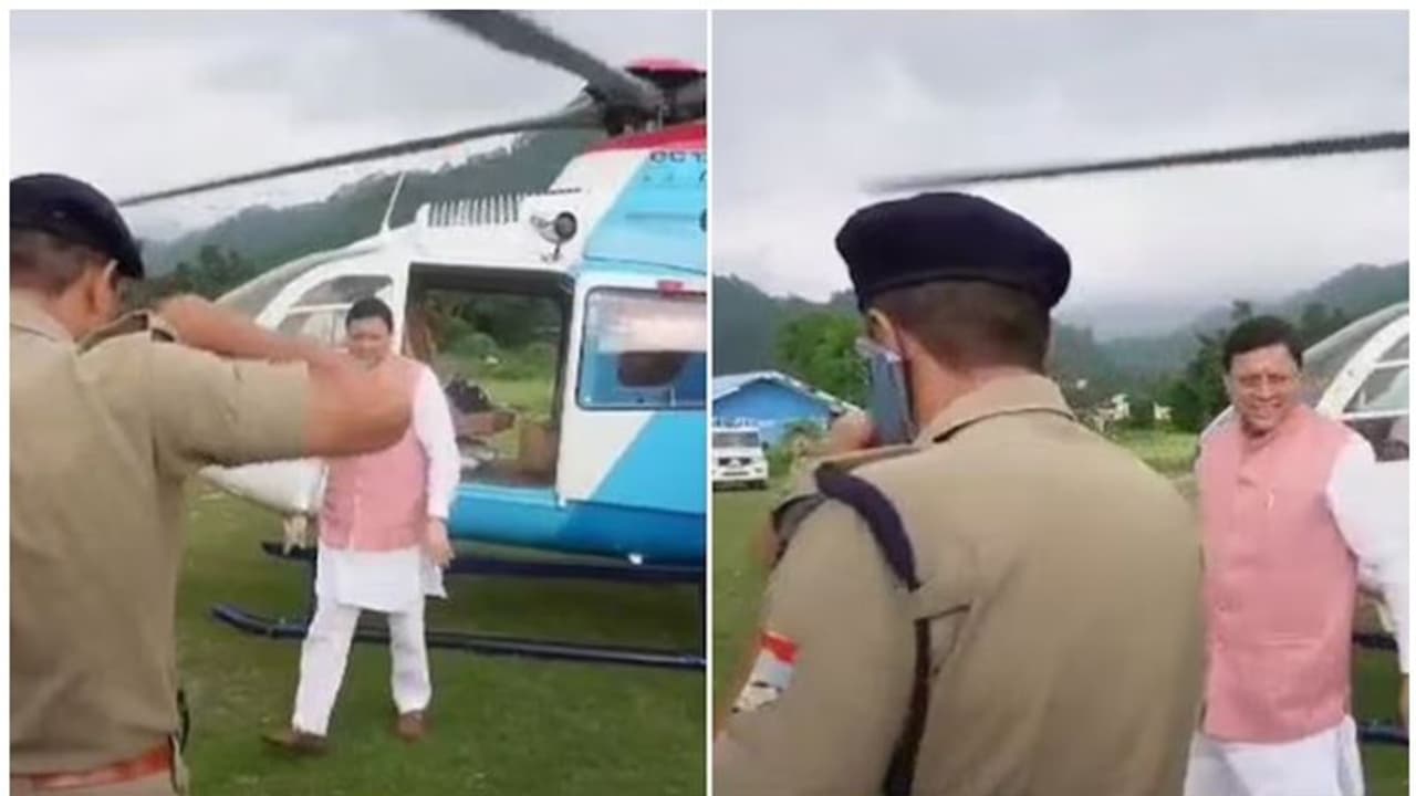 ഫോണിൽ സംസാരിച്ച് കൊണ്ട് മുഖ്യമന്ത്രിക്ക് സല്യൂട്ട്; പൊലീസ് ഉദ്യോഗസ്ഥന് സ്ഥലം മാറ്റം ഫോണിൽ സംസാരിച്ച് കൊണ്ട് മുഖ്യമന്ത്രിക്ക് സല്യൂട്ട്; പൊലീസ് ഉദ്യോഗസ്ഥന് സ്ഥലം മാറ്റം