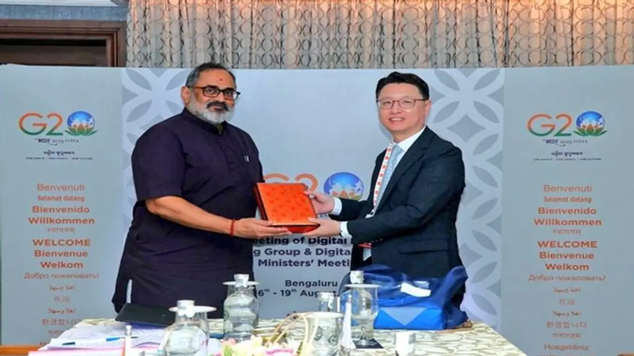 தொழில்நுட்பத்தின் எதிர்காலத்தை எப்படி வடிவமைக்க வேண்டும்? அமைச்சர் ராஜீவ் சந்திரசேகர் விளக்கம்!