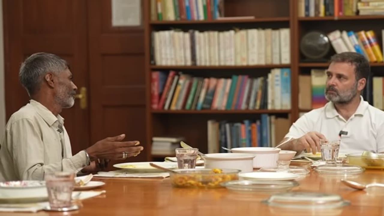 காய்கறி வியாபாரிக்கு மதிய விருந்தளித்த ராகுல் காந்தி!