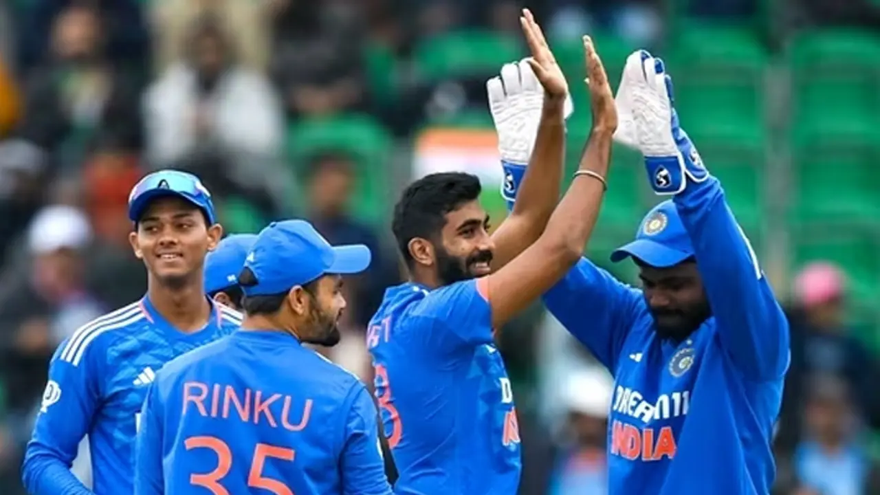 INDvsIRE 3rd T20I: వర్షం కారణంగా టాస్ ఆలస్యం.. క్లీన్స్వీప్ లక్ష్యంగా టీమిండియా... INDvsIRE 3rd T20I: వర్షం కారణంగా టాస్ ఆలస్యం.. క్లీన్స్వీప్ లక్ష్యంగా టీమిండియా...