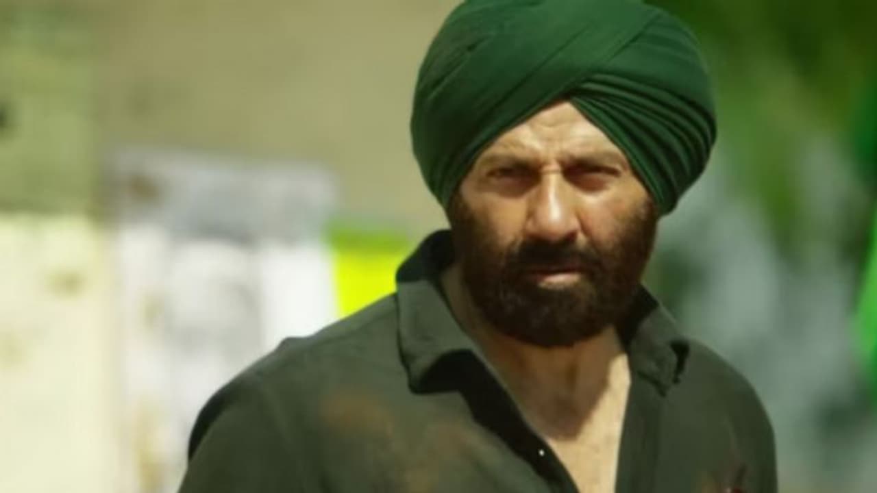 'ഗദാര്‍ രണ്ട്' കുതിക്കുന്നു, 300 കോടിയും കടന്നു