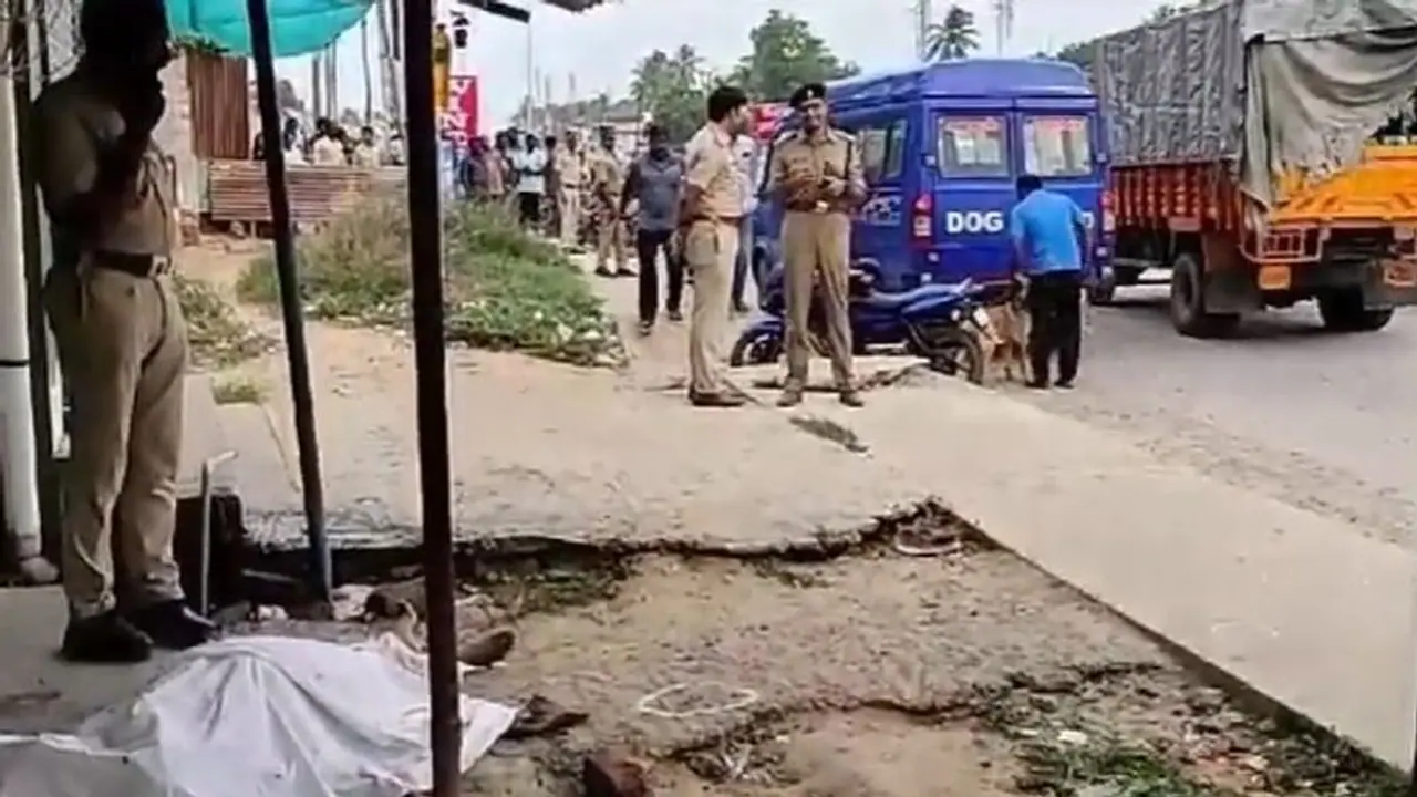 புதுச்சேரியில் பயங்கரம்; கார் ஓட்டுநரின் தலையில் கல்லைப் போட்டு கொன்ற குடிபோதை ஆசாமிகள்!! புதுச்சேரியில் பயங்கரம்; கார் ஓட்டுநரின் தலையில் கல்லைப் போட்டு கொன்ற குடிபோதை ஆசாமிகள்!!