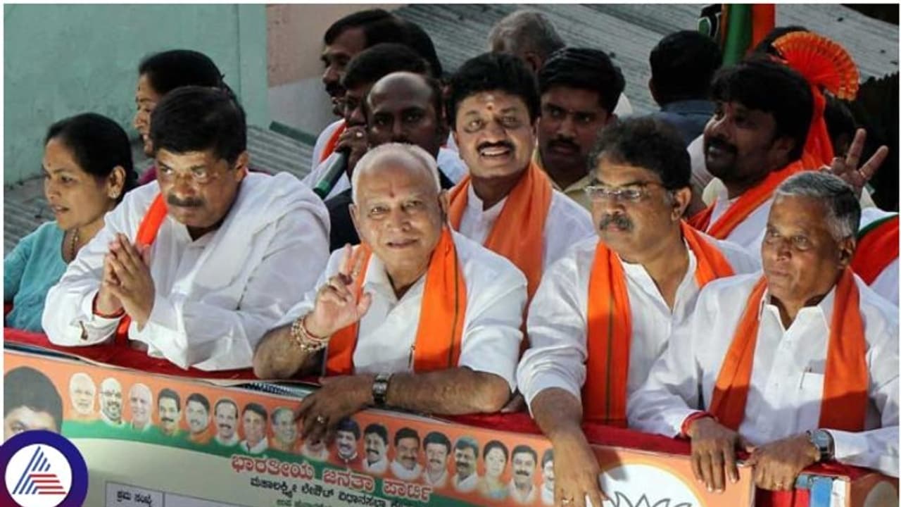 ಹಳೆ ಹೆಂಡ್ತಿ ಪಾದವೇ ಗತಿ ಎಂಬಂತೆ, ಯಡಿಯೂರಪ್ಪ ನಾಯಕತ್ವಕ್ಕೆ ಮೊರೆ ಹೋದ ಬಿಜೆಪಿ ನಾಯಕರು ಹಳೆ ಹೆಂಡ್ತಿ ಪಾದವೇ ಗತಿ ಎಂಬಂತೆ, ಯಡಿಯೂರಪ್ಪ ನಾಯಕತ್ವಕ್ಕೆ ಮೊರೆ ಹೋದ ಬಿಜೆಪಿ ನಾಯಕರು