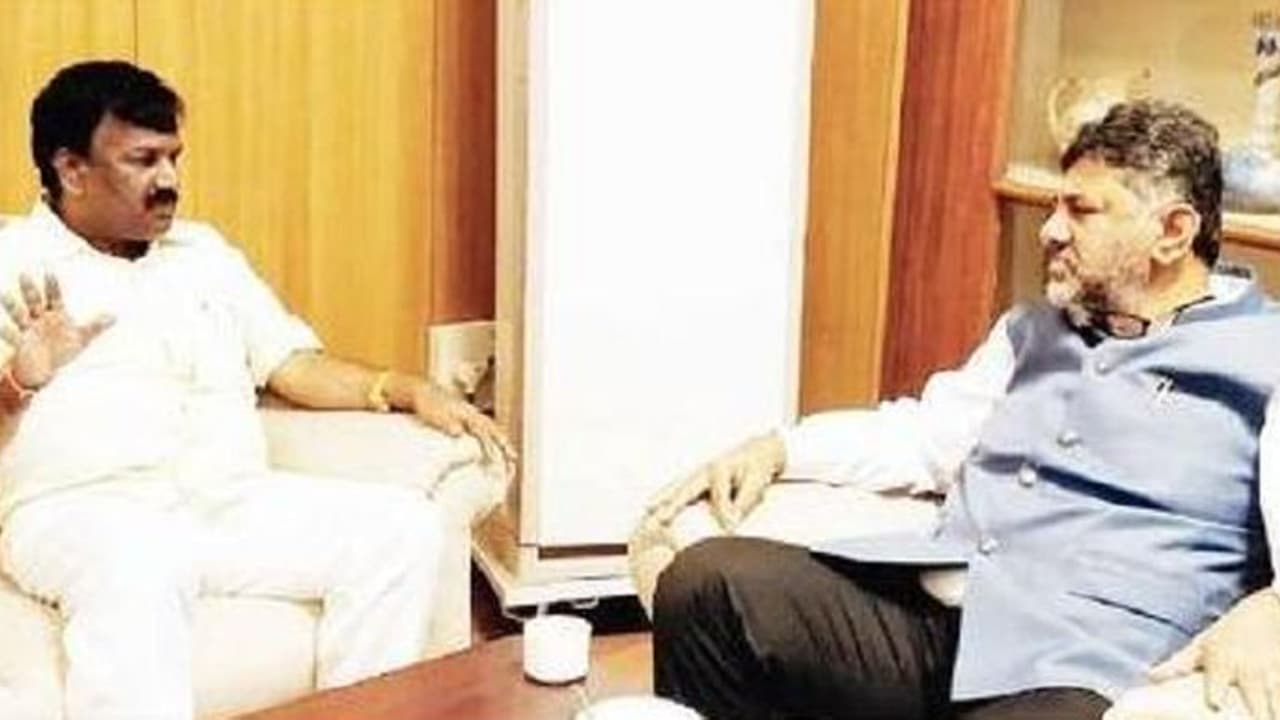 ಡಿ.ಕೆ.ಶಿವಕುಮಾರ್‌ರನ್ನು ಭೇಟಿಯಾದ ಕೇಂದ್ರ ಸಚಿವ ನಾರಾಯಣಸ್ವಾಮಿ: ಯಾಕೆ ಗೊತ್ತಾ?