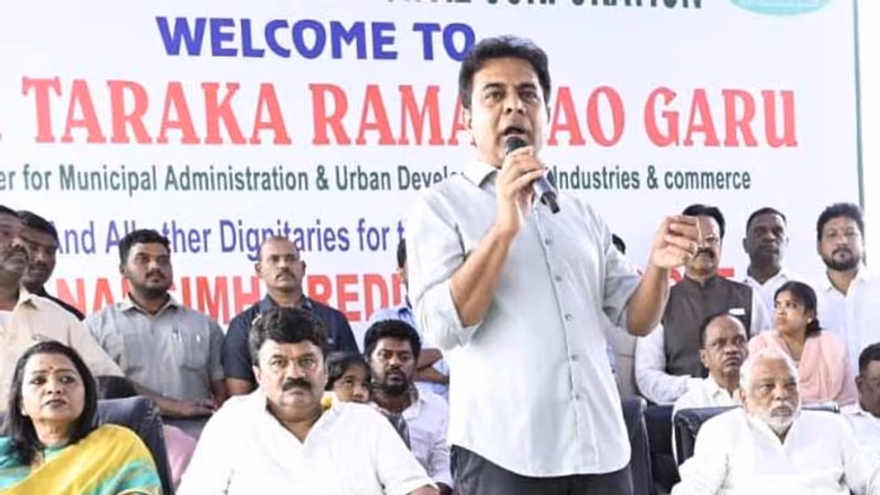 ఆయిల్పామ్ పండిస్తే ప్రోత్సాహకాలు .. వరే కాదు ఇదీ కావాలి : రైతాంగానికి కేటీఆర్ సూచనలు ఆయిల్పామ్ పండిస్తే ప్రోత్సాహకాలు .. వరే కాదు ఇదీ కావాలి : రైతాంగానికి కేటీఆర్ సూచనలు