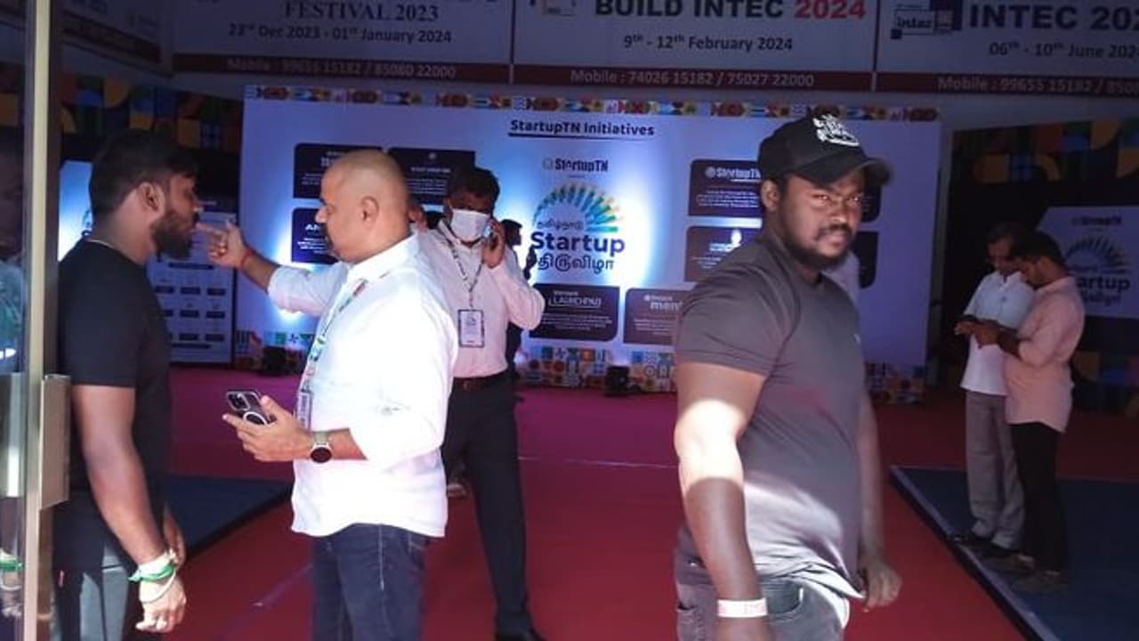 கோவையில் அரசு ஸ்டார்ட் அப் திருவிழாவில் பாதுகாப்புக்கு போலீசுக்குப் பதில் தனியார் பவுன்சர்கள்