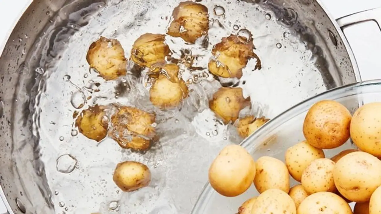 Skin Care: 5 surprising benefits of Potato Water Skin Care: 5 surprising benefits of Potato Water
