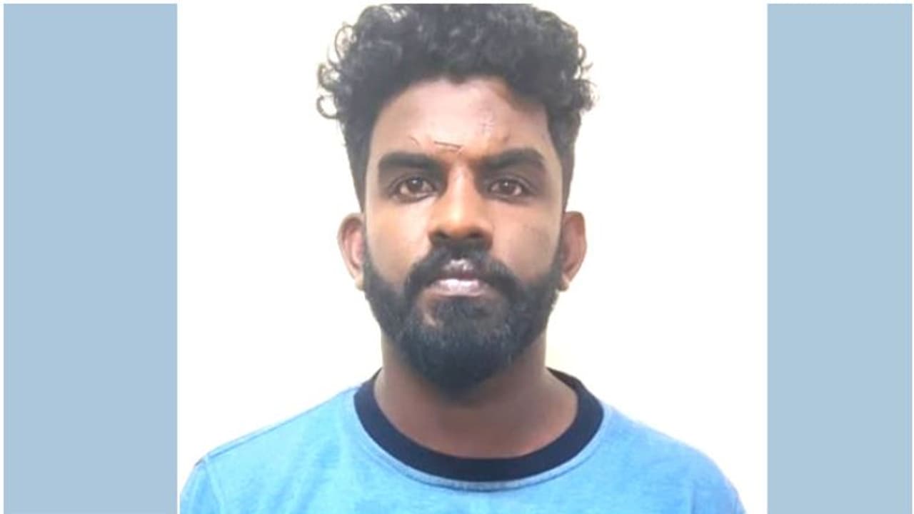 വിവാഹത്തിന് ലോണെടുത്ത പണത്തെ ചൊല്ലി തർക്കം, ആലപ്പുഴയിൽ അച്ഛനെ കൊലപ്പെടുത്തി മകൻ; ഒളിവിലിരിക്കെ പിടികൂടി പൊലീസ് വിവാഹത്തിന് ലോണെടുത്ത പണത്തെ ചൊല്ലി തർക്കം, ആലപ്പുഴയിൽ അച്ഛനെ കൊലപ്പെടുത്തി മകൻ; ഒളിവിലിരിക്കെ പിടികൂടി പൊലീസ്