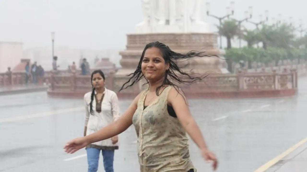 मानसून में स्किन को रखें तरोताजा,  ह्यूमिडिटी और चिपचिपेपन को कहें बाय-बाय