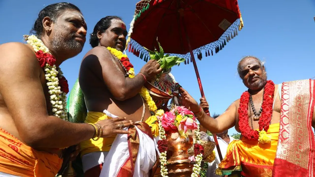 சேலம் கோட்டை மாரியம்மன் ஆலய கும்பாபிஷேகம்; லட்சக்ககணக்கான பக்தர்கள் பங்கேற்பு