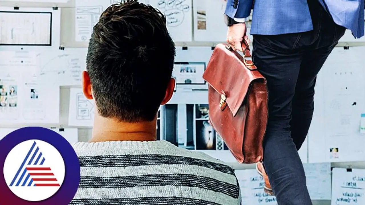 Personality Tips: ವ್ಯಕ್ತಿತ್ವಕ್ಕೆ ತಕ್ಕಂತೆ ವೃತ್ತಿ ಆಯ್ಕೆ ಮಾಡಿಕೊಳ್ಳೋದು ಹೇಗೆ? Personality Tips: ವ್ಯಕ್ತಿತ್ವಕ್ಕೆ ತಕ್ಕಂತೆ ವೃತ್ತಿ ಆಯ್ಕೆ ಮಾಡಿಕೊಳ್ಳೋದು ಹೇಗೆ?