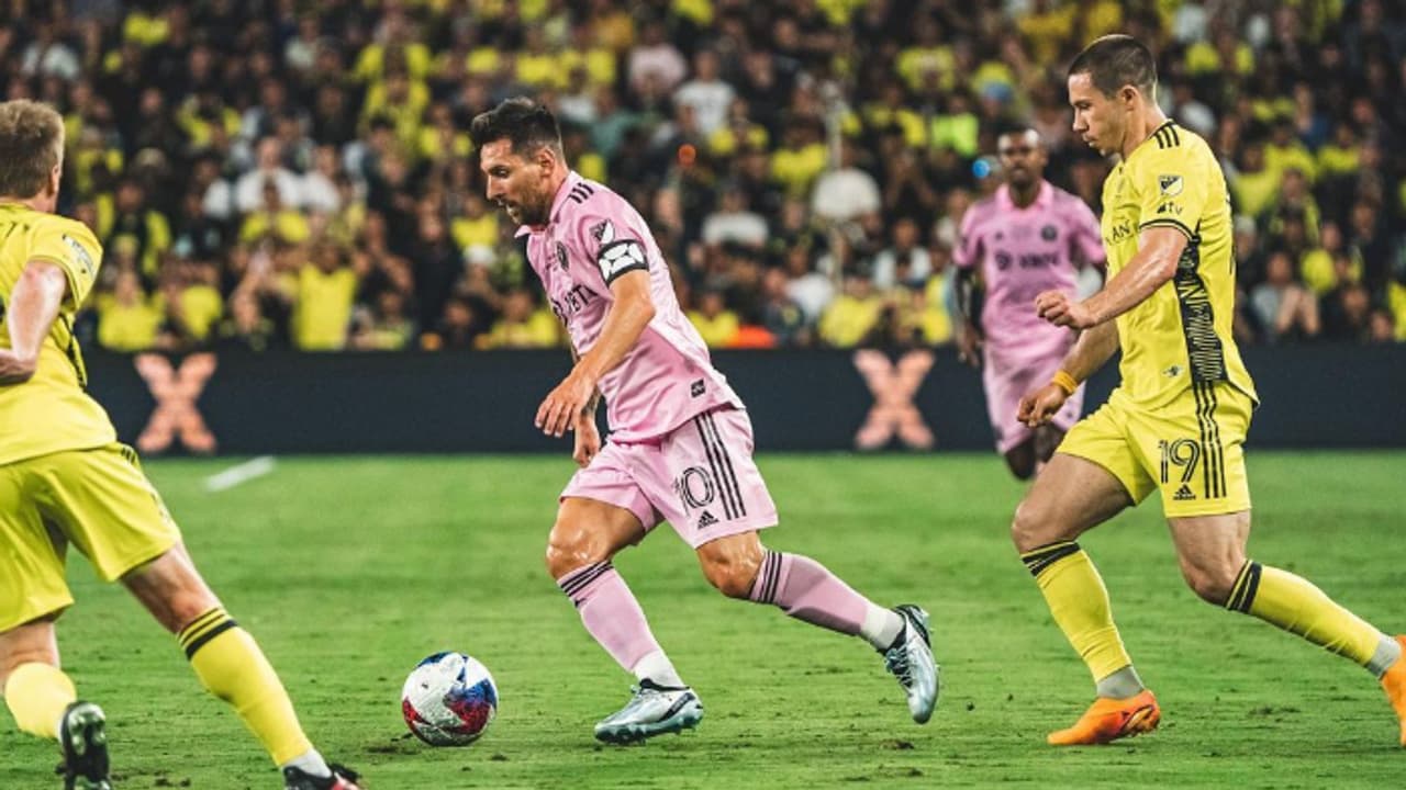 ഫിഫ ദ ബെസ്റ്റ് കഴിഞ്ഞു, ഇനി പുതിയ സീസണ്! മെസിയെ കാത്ത് തകര്പ്പന് റെക്കോര്ഡുകള് ഫിഫ ദ ബെസ്റ്റ് കഴിഞ്ഞു, ഇനി പുതിയ സീസണ്! മെസിയെ കാത്ത് തകര്പ്പന് റെക്കോര്ഡുകള്