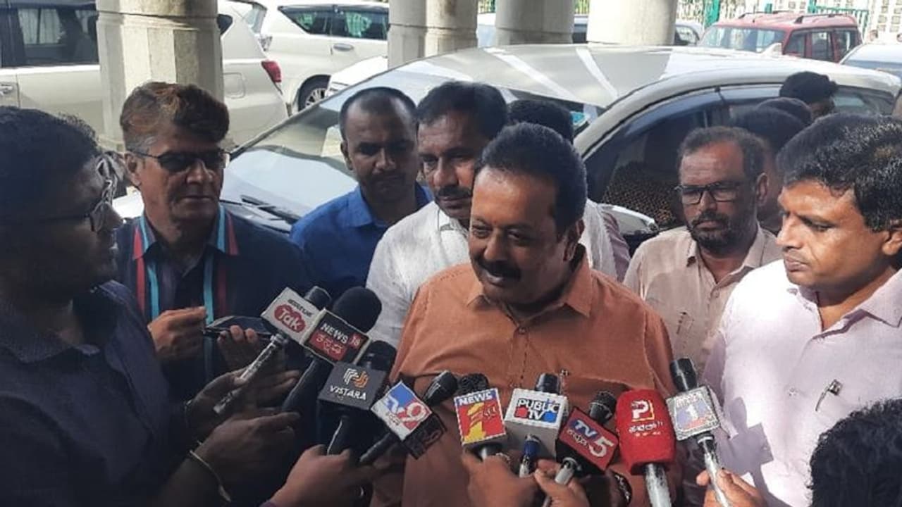 ಸಿಎಂ ಸಿದ್ದರಾಮಯ್ಯ 7 ಸ್ಟಾರ್ ಹೋಟೆಲ್‌ನಲ್ಲಿ ಮಲಗಿಲ್ಲ: ಸಚಿವ ಚಲುವರಾಯಸ್ವಾಮಿ