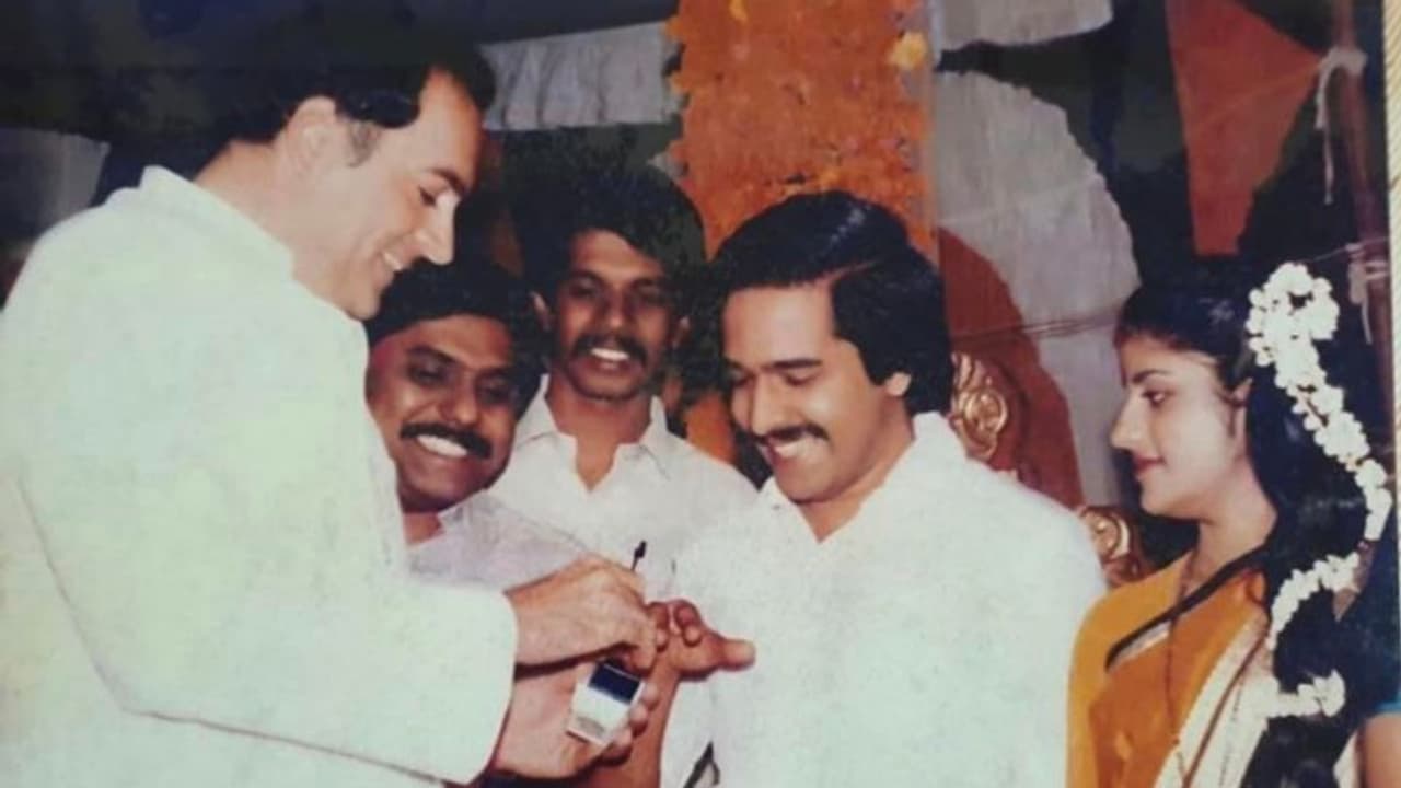 രാജീവ് ഗാന്ധി വഴിവിളക്കെന്ന് ചെന്നിത്തല; 'അദ്ദേഹത്തിന്റെ ഓര്മ്മകള് മുന്നോട്ട് നയിക്കും' രാജീവ് ഗാന്ധി വഴിവിളക്കെന്ന് ചെന്നിത്തല; 'അദ്ദേഹത്തിന്റെ ഓര്മ്മകള് മുന്നോട്ട് നയിക്കും'