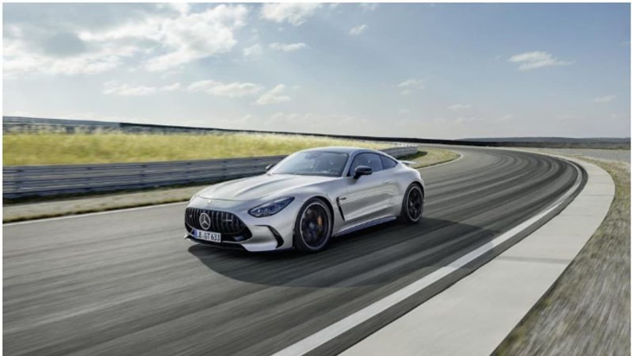 എതിരാളികൾ കരുതിയിരിക്കുക, മെഴ്‌സിഡസ് ബെൻസിന്‍റെ പുതിയ അവതാരം, പുത്തൻ ഭാവത്തിൽ എഎംജി ജിടി കൂപ്പെ ഇതാ എത്തി!