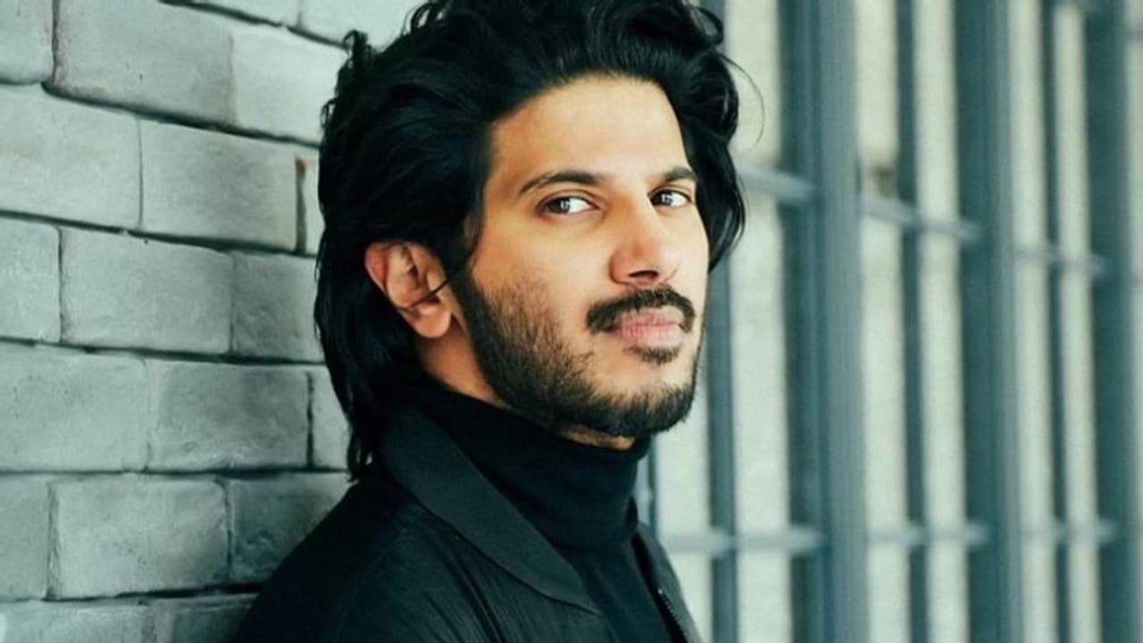 ഫോട്ടോയെടുക്കുന്നതിനിടെ സ്ത്രീ പിൻഭാഗത്ത് പിടിച്ചു, വീഡിയോയില് ദുല്ഖറിന്റെ വെളിപ്പെടുത്തല് ഫോട്ടോയെടുക്കുന്നതിനിടെ സ്ത്രീ പിൻഭാഗത്ത് പിടിച്ചു, വീഡിയോയില് ദുല്ഖറിന്റെ വെളിപ്പെടുത്തല്