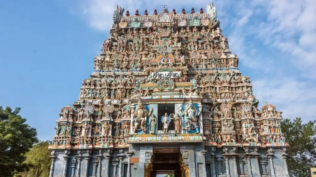 3 நாட்கள் மட்டுமே லிங்கத்தின் மீது படும் சூரிய ஒளி! சோழர்களின் பிரமிக்க வைக்கும் கட்டிடக்கலை..