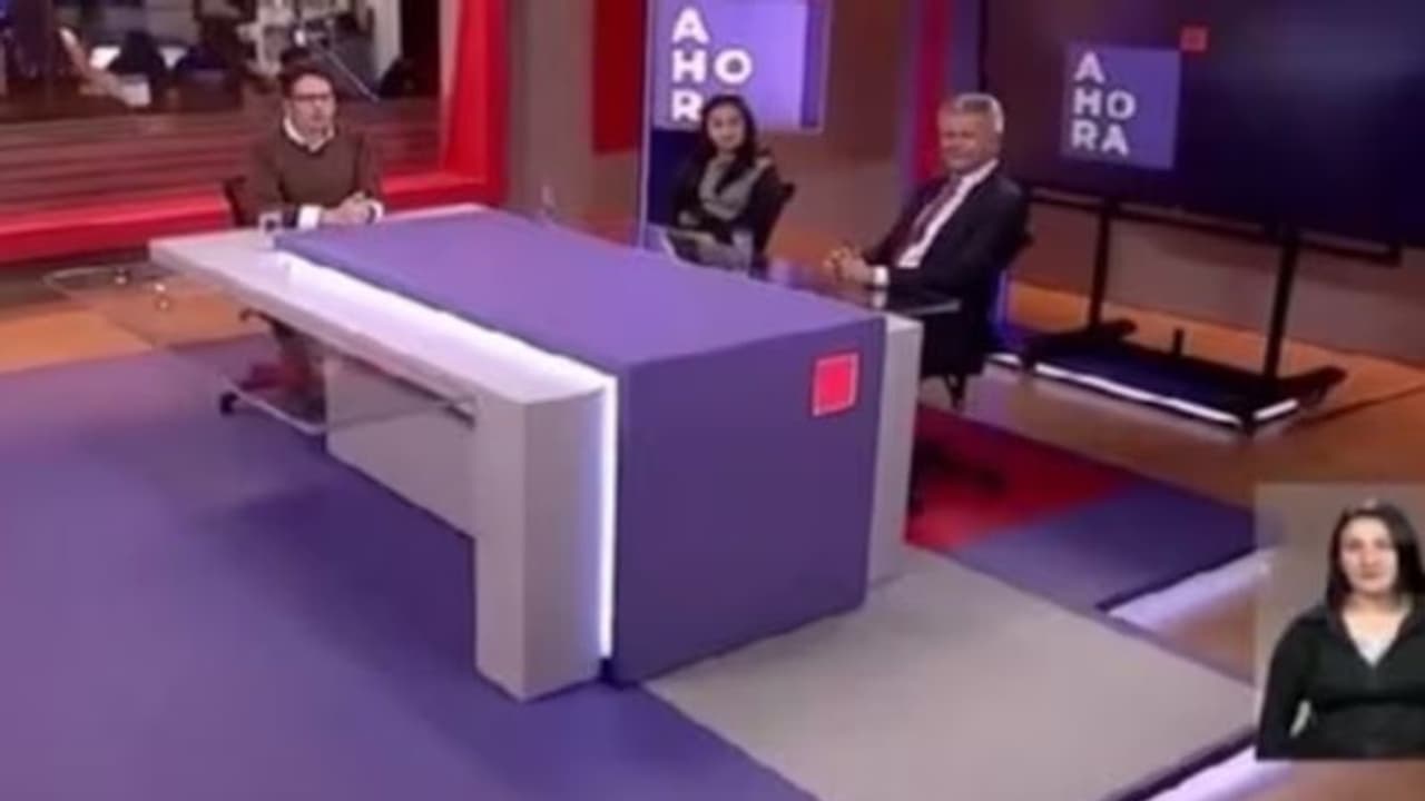 ഭൂചലനത്തിനിടെയും നിര്‍ത്താതെ ലൈവ് ഷോ; വീഡിയോ വൈറലാകുന്നു...