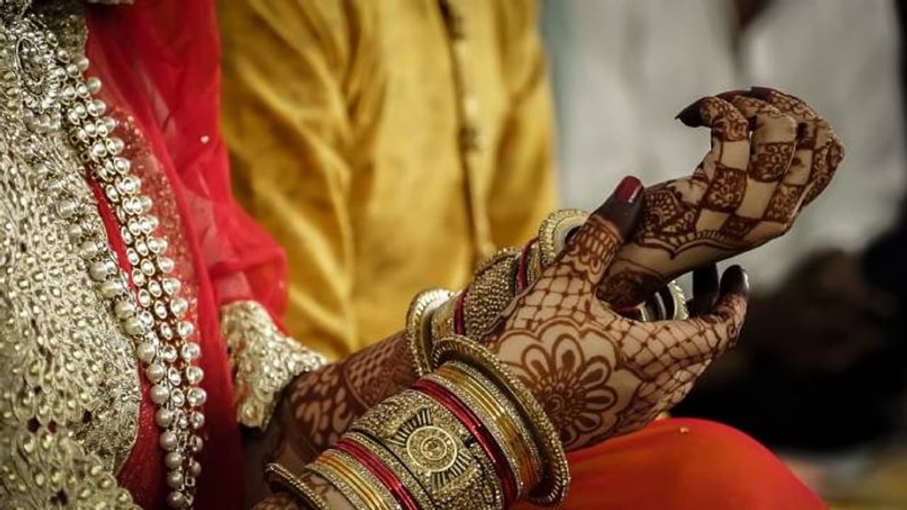 'ഷോർട്ട് മാര്യേജി'ന് വരനെ ആവശ്യമുണ്ട്, സോഷ്യൽ മീഡിയയെ കുഴക്കി വിവാഹപ്പരസ്യം