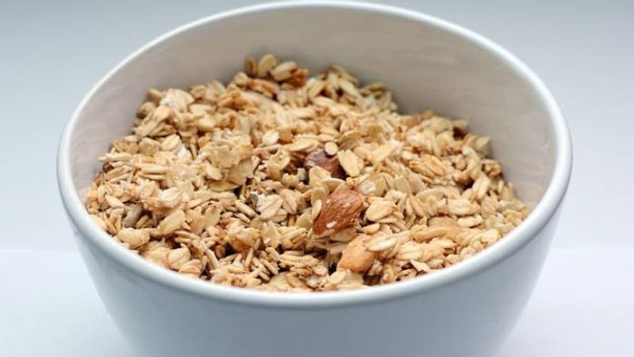 എക്സ്‍പയറി ഡേറ്റ് കഴിഞ്ഞ ഓട്‍സ് കഴിച്ച് സുഖമില്ലാതെയായി, 10,000 രൂപ നഷ്‍ടപരിഹാരം നൽകാൻ വിധി