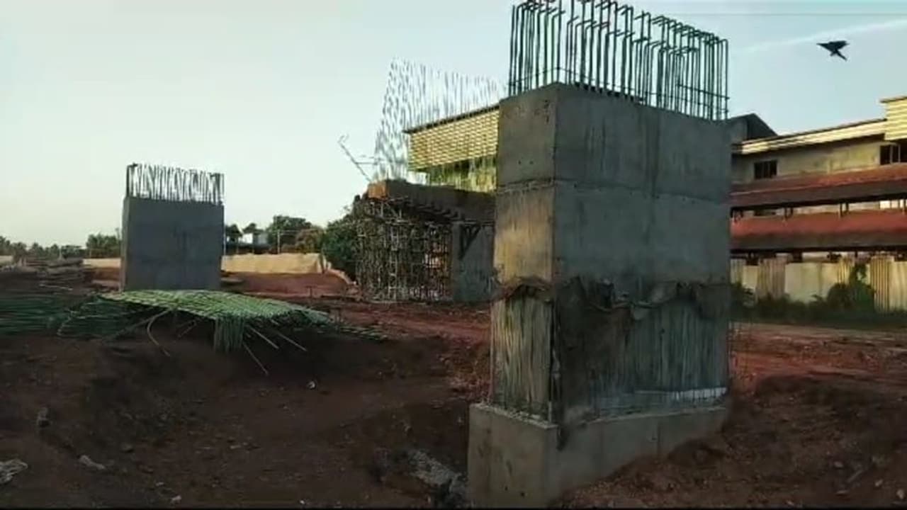 ദേശീയപാത പ്രവൃത്തിക്കിടെ മണ്ണുമാന്തി യന്ത്രം തട്ടി തൊഴിലാളി മരിച്ചു