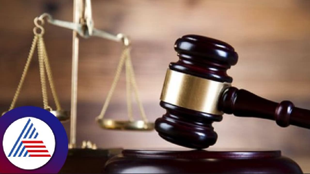 ಮಂಗಳೂರು: ವಿದ್ಯಾರ್ಥಿನಿ ಮಾನಭಂಗ ಯತ್ನ, ಮದರಸಾ ಶಿಕ್ಷಕನಿಗೆ 6 ತಿಂಗಳು ಜೈಲು ಮಂಗಳೂರು: ವಿದ್ಯಾರ್ಥಿನಿ ಮಾನಭಂಗ ಯತ್ನ, ಮದರಸಾ ಶಿಕ್ಷಕನಿಗೆ 6 ತಿಂಗಳು ಜೈಲು