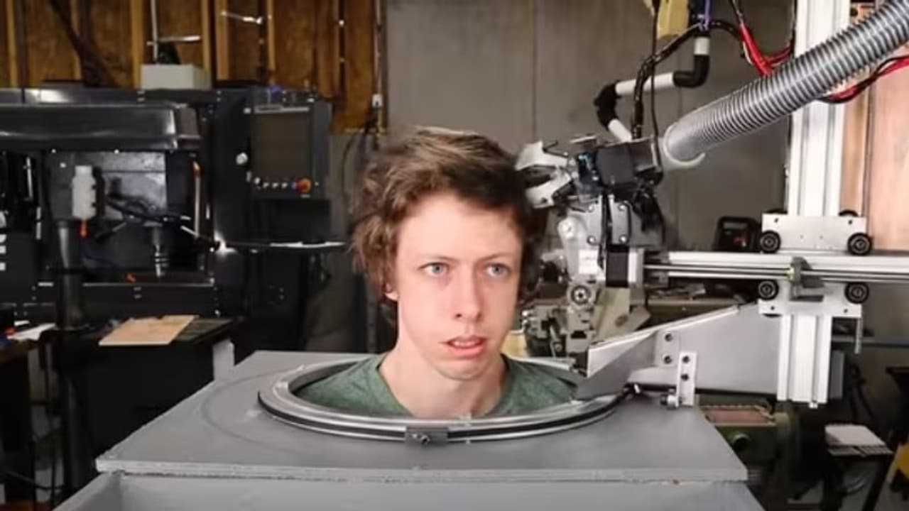 മുടി വെട്ടാൻ റോബോട്ട്; ശാസ്ത്രജ്ഞന്റെ വീഡിയോ കണ്ടുനോക്കൂ... മുടി വെട്ടാൻ റോബോട്ട്; ശാസ്ത്രജ്ഞന്റെ വീഡിയോ കണ്ടുനോക്കൂ...