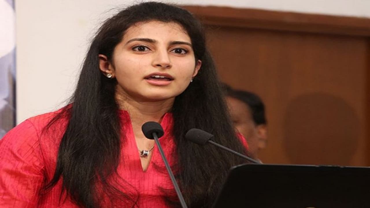 పాడి రైతుల అభివృద్ధే మా లక్ష్యం.. ప్రణాళికలు అమలు చేస్తున్నామన్న నారా బ్రాహ్మణి.. పాడి రైతుల అభివృద్ధే మా లక్ష్యం.. ప్రణాళికలు అమలు చేస్తున్నామన్న నారా బ్రాహ్మణి..