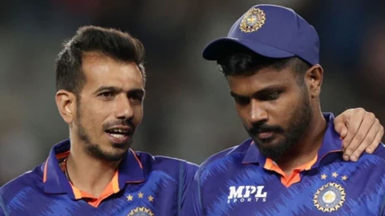 'ഏഷ്യാ കപ്പ് ടീമില് നിന്ന് സഞ്ജുവിനെയും ചാഹലിനെയും ഒഴിവാക്കാന് ഒറ്റ കാരണമേയുള്ളു'; തുറന്നു പറഞ്ഞ് ഗവാസ്കര് 'ഏഷ്യാ കപ്പ് ടീമില് നിന്ന് സഞ്ജുവിനെയും ചാഹലിനെയും ഒഴിവാക്കാന് ഒറ്റ കാരണമേയുള്ളു'; തുറന്നു പറഞ്ഞ് ഗവാസ്കര്