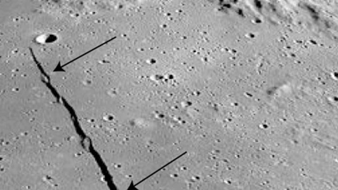 பதபதவைக்கும் நிமிடங்கள்; நிலவின் தென் துருவத்தில் சந்திரயான் 3 தரையிங்குவதில் என்ன சிக்கல்? 