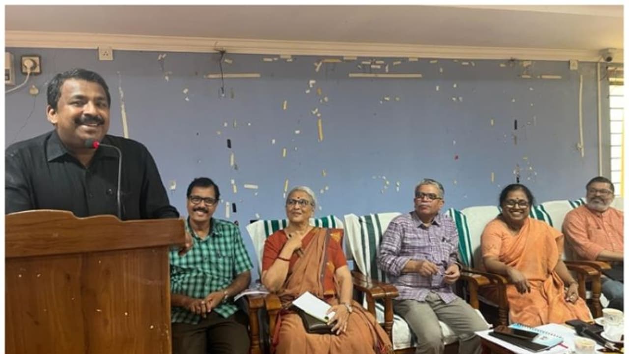 കണക്ക് പഠിക്കാൻ മഞ്ചാടി; പ്രൈമറി കുട്ടികളിലെ ഗണിതശേഷി മികവുയർത്താൻ 101 വിദ്യാലയങ്ങളിൽ പദ്ധതി