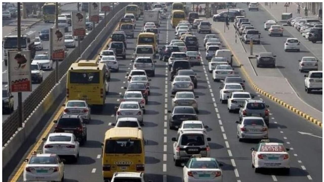 ഈ നിയമം ലംഘിച്ചാല് 'വലിയ വില' നല്കേണ്ടി വരും; ഡ്രൈവർമാർക്ക് കർശന നിർദേശം നൽകി സൗദി ട്രാഫിക് ഡയറക്ടറേറ്റ് ഈ നിയമം ലംഘിച്ചാല് 'വലിയ വില' നല്കേണ്ടി വരും; ഡ്രൈവർമാർക്ക് കർശന നിർദേശം നൽകി സൗദി ട്രാഫിക് ഡയറക്ടറേറ്റ്