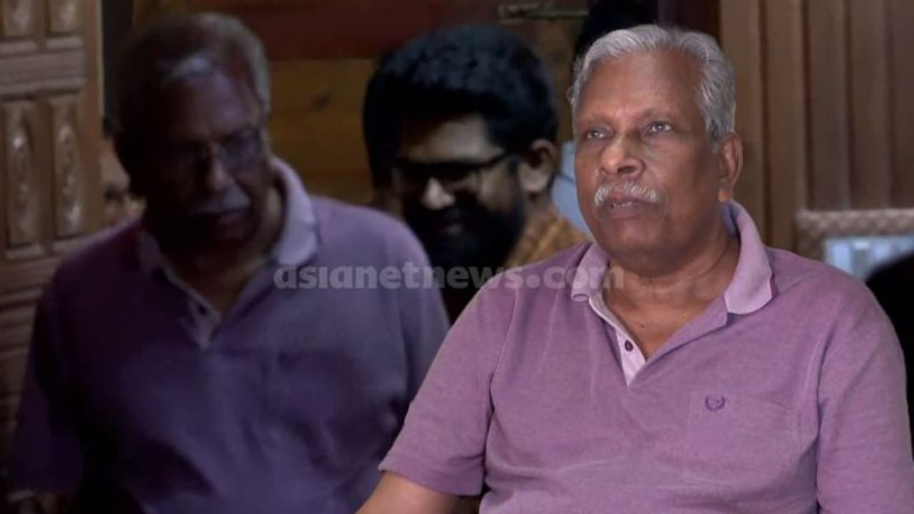 കരുവന്നൂർ ബാങ്ക് തട്ടിപ്പ് കേസ്: എസി മൊയ്തീന് വീണ്ടും നോട്ടീസ് നൽകി ഇഡി; ചോദ്യം ചെയ്യലിന് തിങ്കളാഴ്ച ഹാജരാകണം കരുവന്നൂർ ബാങ്ക് തട്ടിപ്പ് കേസ്: എസി മൊയ്തീന് വീണ്ടും നോട്ടീസ് നൽകി ഇഡി; ചോദ്യം ചെയ്യലിന് തിങ്കളാഴ്ച ഹാജരാകണം