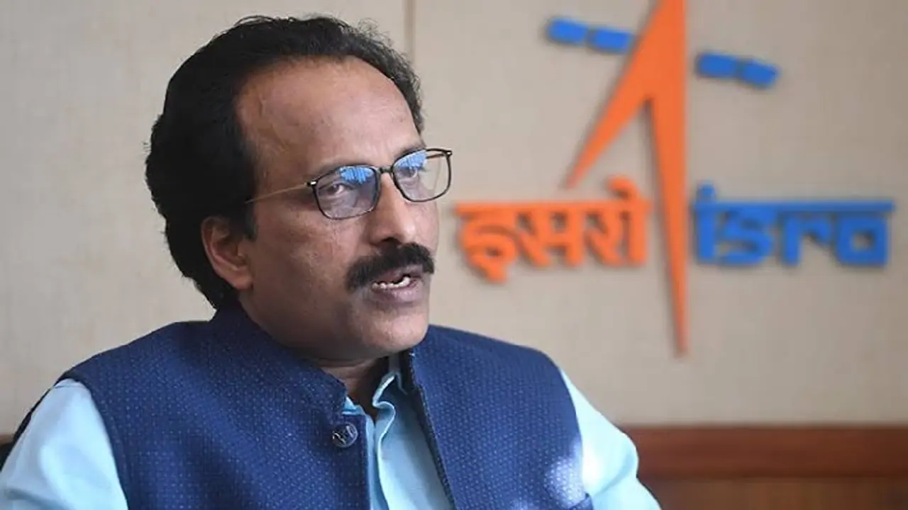 S Somanath Profile: कौन हैं एस सोमनाथ? हिंदी टीचर का बेटा कैसे बन गया ISRO का चीफ?
