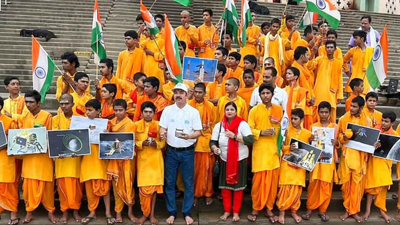 Chandrayaan 3's ambitious lunar mission gathers prayers from devotees across India | WATCH Chandrayaan 3's ambitious lunar mission gathers prayers from devotees across India | WATCH