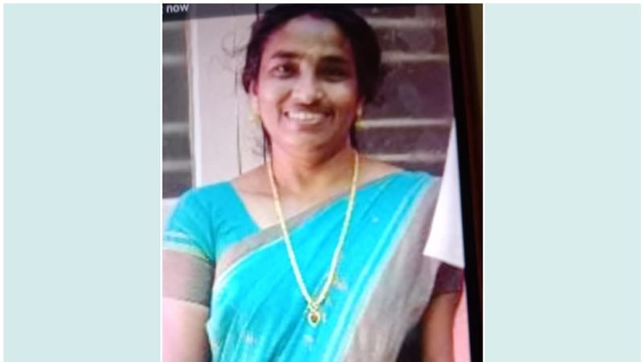 തൊഴുത്തിൽ നിന്ന് അഴിഞ്ഞുപോയി; പശുവിനെ പിടിക്കുന്നതിനിടയില് ഓലിയിൽ വീണു, വീട്ടമ്മയ്ക്ക് ദാരുണാന്ത്യം തൊഴുത്തിൽ നിന്ന് അഴിഞ്ഞുപോയി; പശുവിനെ പിടിക്കുന്നതിനിടയില് ഓലിയിൽ വീണു, വീട്ടമ്മയ്ക്ക് ദാരുണാന്ത്യം