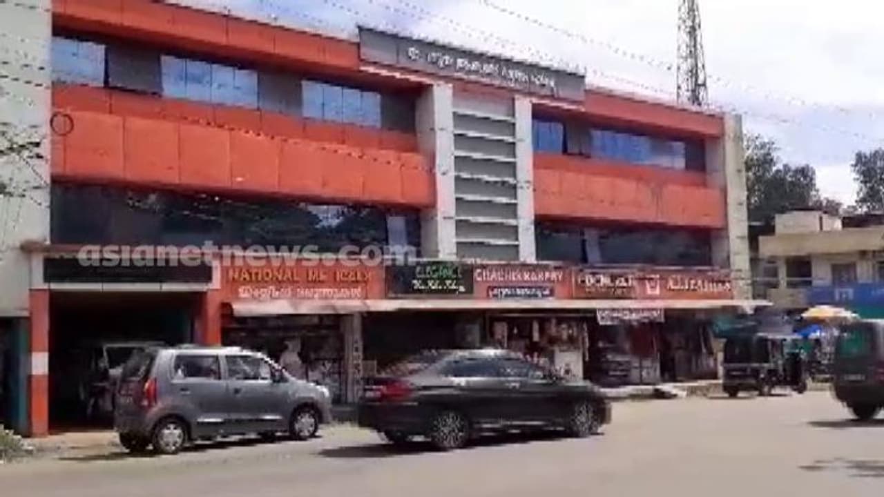 നെടുമ്പ്രം പഞ്ചായത്തിലെ കുടുംബശ്രീ ഫണ്ട് തട്ടിപ്പ് കേസ് അന്വേഷണം അട്ടിമറിക്കാൻ നീക്കമെന്ന് ആരോപണം നെടുമ്പ്രം പഞ്ചായത്തിലെ കുടുംബശ്രീ ഫണ്ട് തട്ടിപ്പ് കേസ് അന്വേഷണം അട്ടിമറിക്കാൻ നീക്കമെന്ന് ആരോപണം