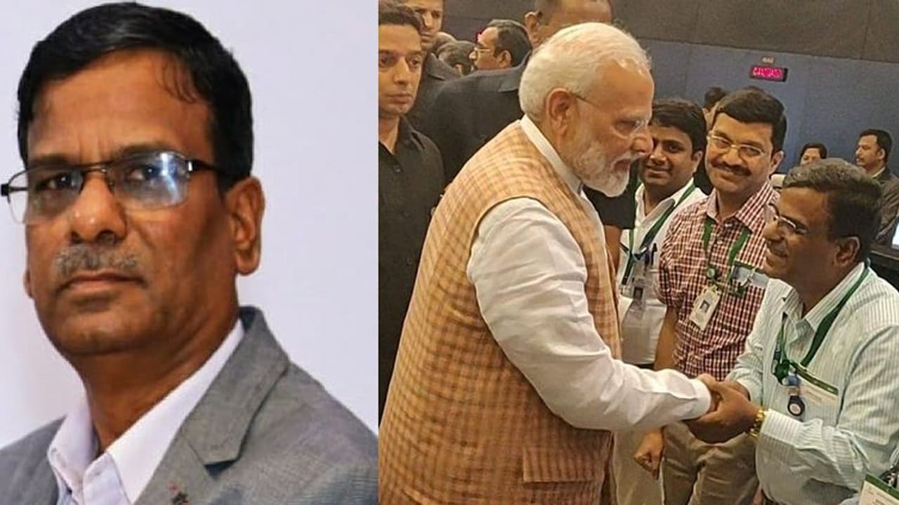 ಕನ್ನಡ ಶಾಲೆಯಿಂದ ಚಂದ್ರಯಾನದವರೆಗೆ: ಗದಗ ಮೂಲದ ವಿಜ್ಞಾನಿ ಸುಧೀಂದ್ರ ಬಿಂದಗಿ ರೋಚಕ ಜರ್ನಿ ಕನ್ನಡ ಶಾಲೆಯಿಂದ ಚಂದ್ರಯಾನದವರೆಗೆ: ಗದಗ ಮೂಲದ ವಿಜ್ಞಾನಿ ಸುಧೀಂದ್ರ ಬಿಂದಗಿ ರೋಚಕ ಜರ್ನಿ