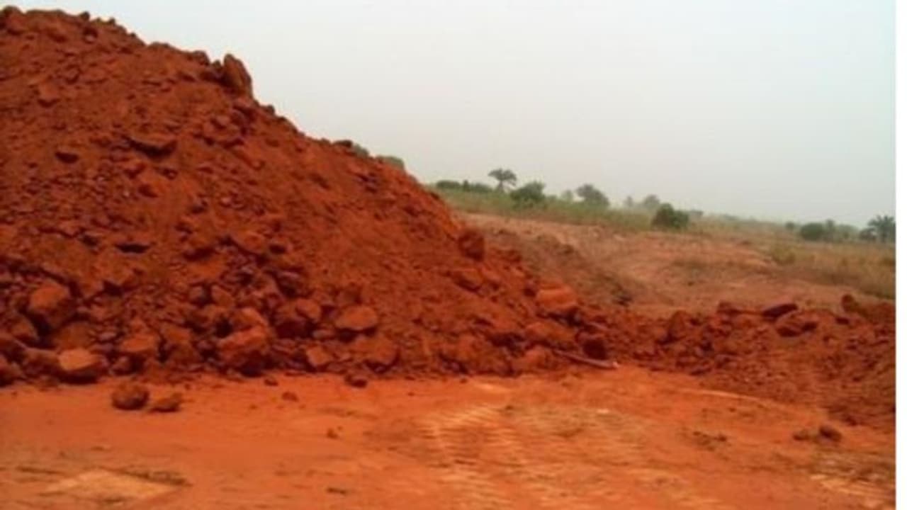  ನೂರಾರು ಪಕ್ಷಿಗಳಿಗೆ ಆಶ್ರಯ ನೀಡುತ್ತಿದ್ದ 6 ಹಳ್ಳಿಗಳಿಗೆ ಆಶ್ರಯವಾಗಿದ್ದ ಕೆರೆ ಒತ್ತುವರಿ