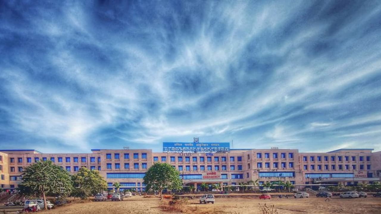 5 महीने की मासूम बच्ची के पेट से निकला जुड़वा भ्रूण