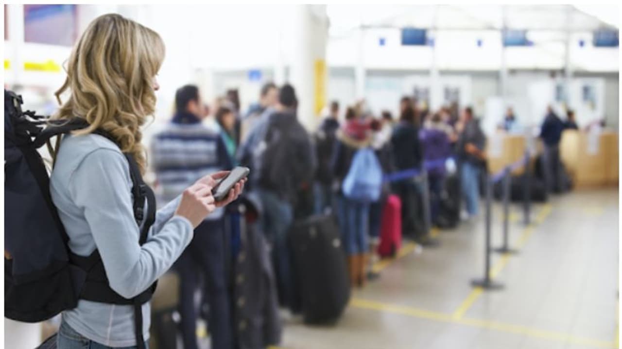 വിമാന സര്വീസ് വൈകിയാല് നഷ്ടപരിഹാരം, 200 ശതമാനം വരെ നഷ്ടപരിഹാരം നല്കാനും പുതിയ നിയമം വിമാന സര്വീസ് വൈകിയാല് നഷ്ടപരിഹാരം, 200 ശതമാനം വരെ നഷ്ടപരിഹാരം നല്കാനും പുതിയ നിയമം