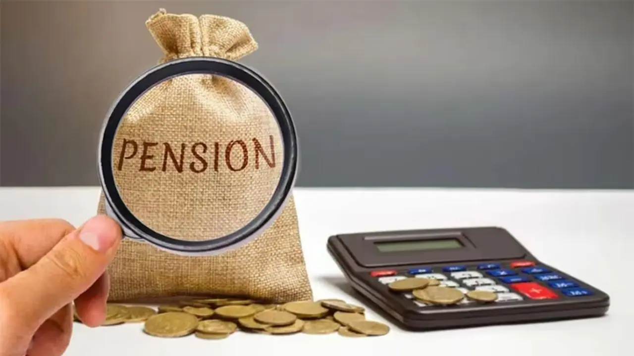'പ്രവാസികള്ക്കും പെന്ഷനോ'; നാട്ടില് തിരിച്ചെത്തുമ്പോള് മികച്ച പെന്ഷന് ലഭിക്കാനുള്ള വഴി ഇതാ 'പ്രവാസികള്ക്കും പെന്ഷനോ'; നാട്ടില് തിരിച്ചെത്തുമ്പോള് മികച്ച പെന്ഷന് ലഭിക്കാനുള്ള വഴി ഇതാ
