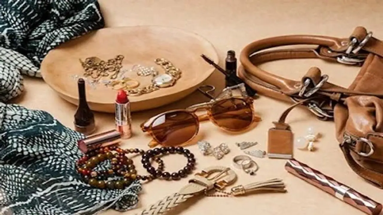 Rakshabandhan 2023: इस रक्षाबंधन ये एक्सेसरीज आपके लुक में लगाएंगी चार चांद Rakshabandhan 2023: इस रक्षाबंधन ये एक्सेसरीज आपके लुक में लगाएंगी चार चांद