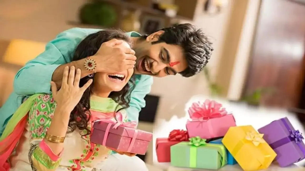 Rakshabandhan Gift Under 500: इस रक्षाबंधन लो बजट वाले गिफ्ट से बहन को करें इंप्रेस 