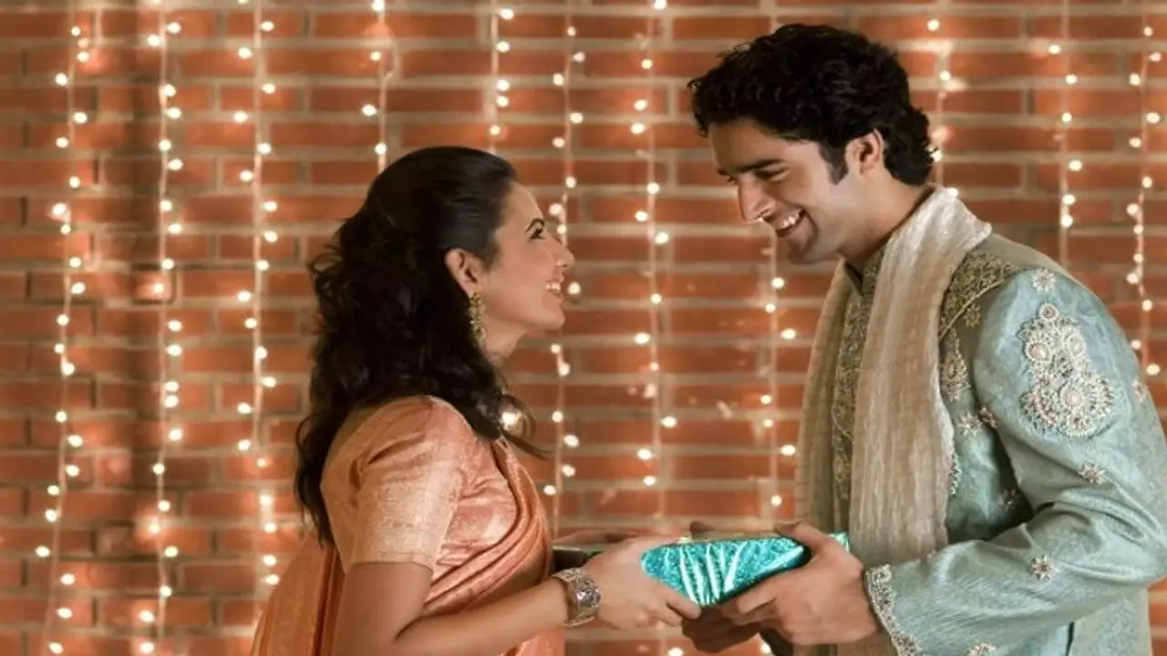 Rakhi 2023 Gift:  100 रुपए में भी भाई को दे सकती हैं ये बेहतरीन गिफ्ट्स 